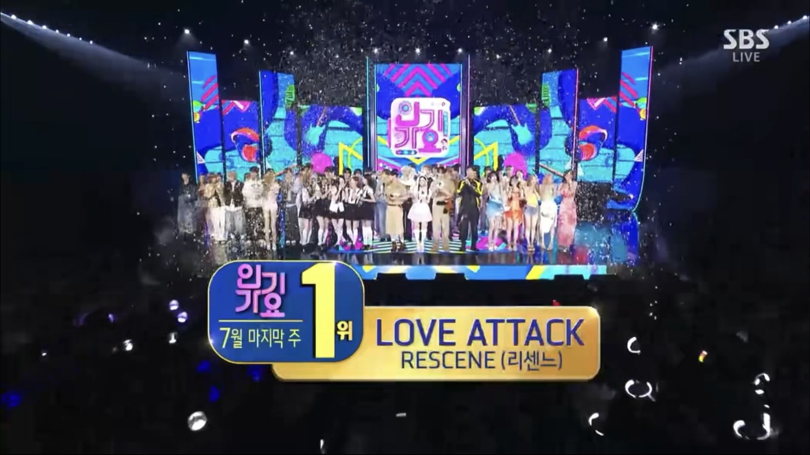 LOVE ATTACKが人気歌謡で1位を獲得した際の画像